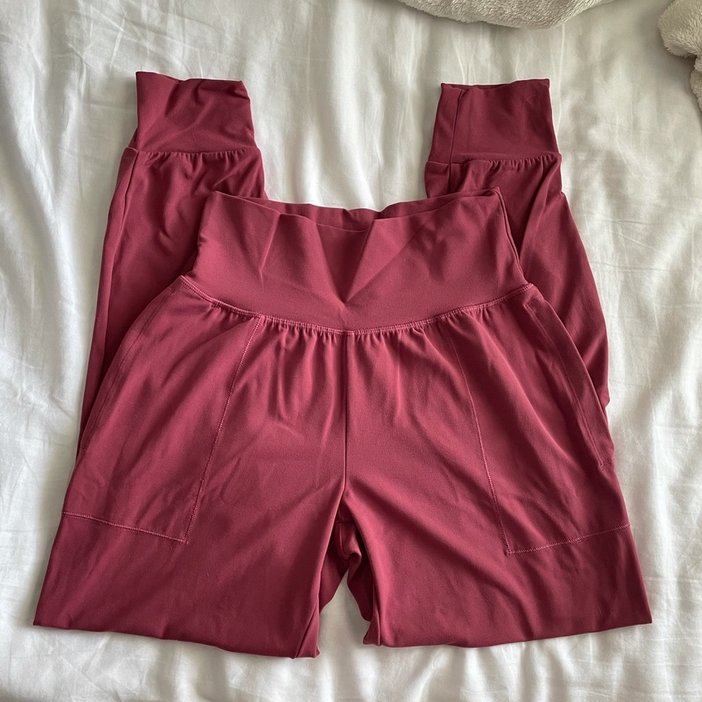 Athleta salutation joggers